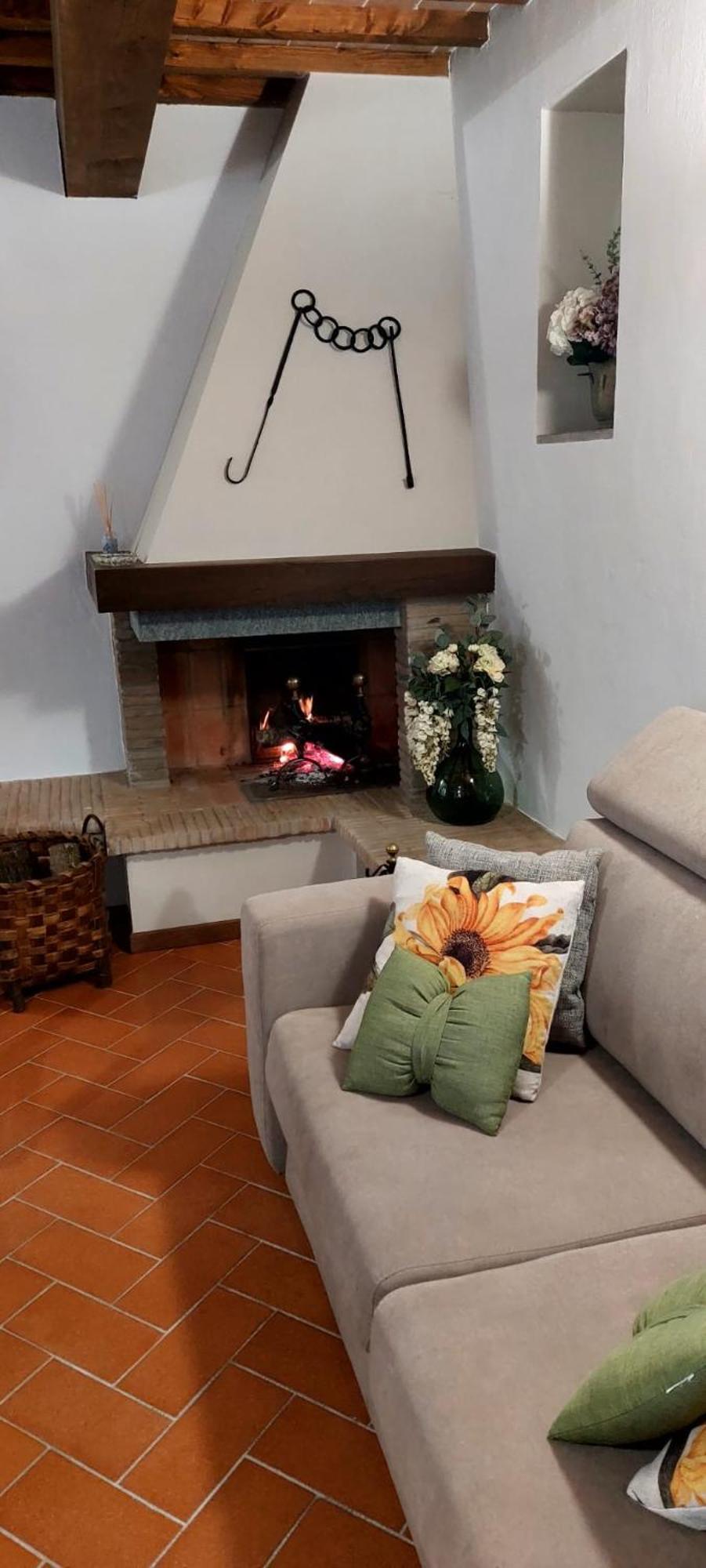 Lajatico Rentals - Casa Di Alice Nel Borgo Extérieur photo